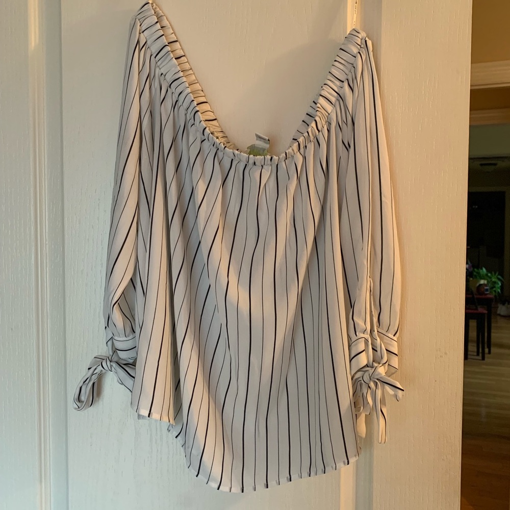 Of the shoulder Top